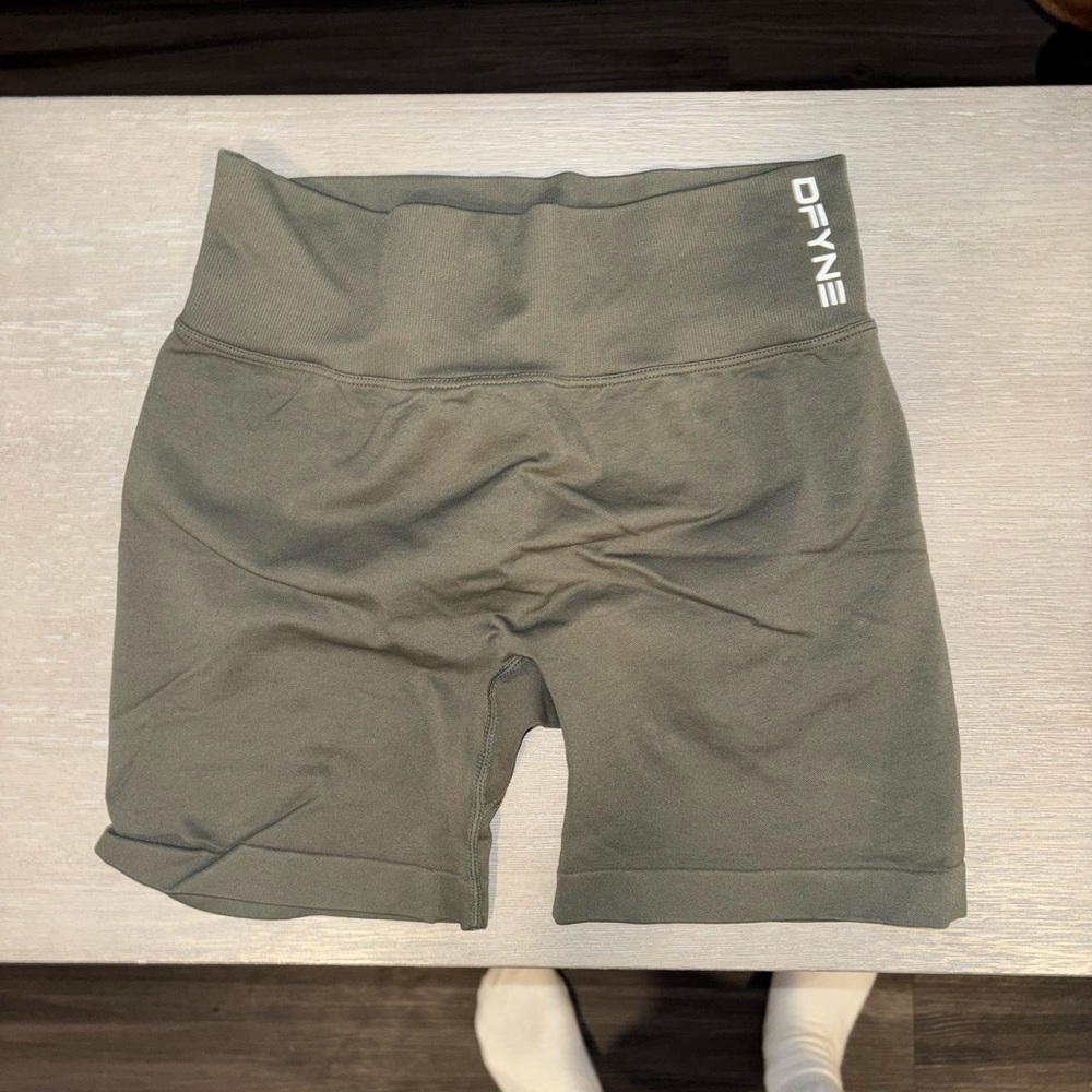 DFYNE Dynamic Shorts - Olive